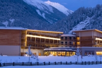 head-aqua-dome-winter-02